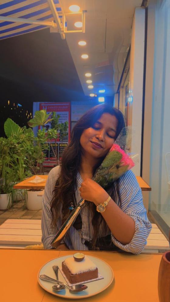 Gunjan at a café